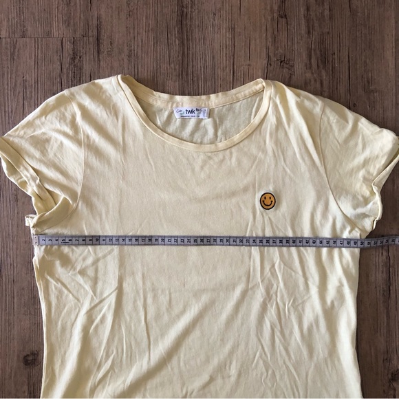 ✨ 2/10$ Twik yellow smiley shirt - Picture 3 of 5